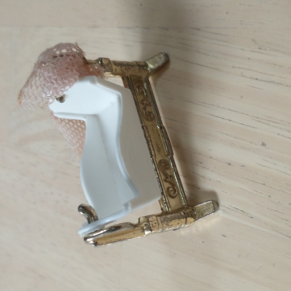 Vintage Dollhouse Furniture - Picture 8 of 10